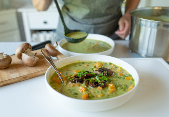 O inverno está chegando e eu já separei os ingredientes para fazer o caldo verde do TudoGostoso: é aconchegante e perfeito em uma noite fria