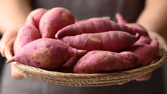 Pare de cozinhar na água: é assim que você deve preparar a batata-doce para conservar os nutrientes a adicionar no cardápio de forma mais saudável