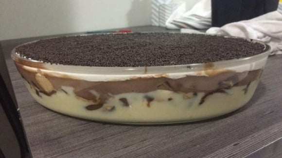 A surpresa de sonho de valsa é uma sobremesa deliciosa inspirada no bombom (Créditos: TudoGostoso/Thiago Rodrigues)