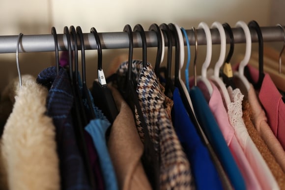 A peça de roupa que quase ninguém lava, mas que deveria ser lavada pelo menos uma vez por mês