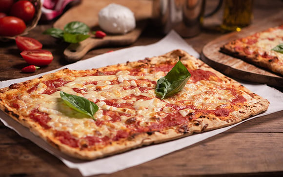 Aprendi a receita de massa de pizza mais fácil do mundo e agora faço toda semana, é o sextou aqui e casa!