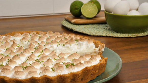 A torta de limão parece chique, mas é fácil de fazer (Créditos: TudoGostoso)