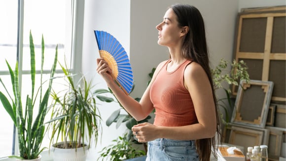 Você não precisa sofrer com a sala abafada nos dias quentes: essa técnica simples de ventilação refresca a casa sem precisar de ar-condicionado o tempo todo