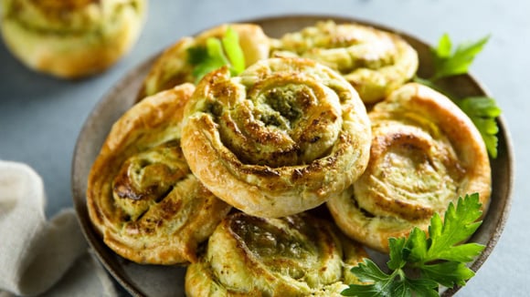 Em até 1 hora, o caracol folhado está pronto para ir à mesa e deliciar os convidados! (Créditos: Shutterstock)