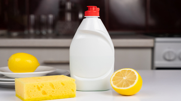 Limão com detergente: o segredo pra manter tudo limpo e perfumado com menos esforço