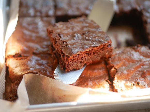 Aprendi a fazer um brownie saudável com minha nutricionista que não leva açúcar, nem farinha branca e fica uma delícia