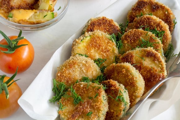 Abobrinha empanada suculenta e crocante (NÃO É FRITA!): receita sem farinha de trigo e modo de preparo saudável fica pronta em 10 minutos na airfryer