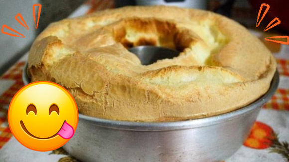 Meu café da manhã nunca mais foi o mesmo depois que aprendi esse bolo de pão de queijo, já fico com água na boca só de imaginar...