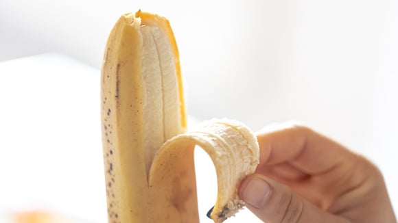 A banana é cheia de benefícios para a saúde (Créditos: Magnific)