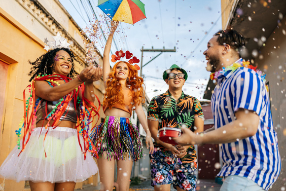 Carnaval sem ressaca: 5 dicas para curtir os blocos todos os dias sem sofrimento!