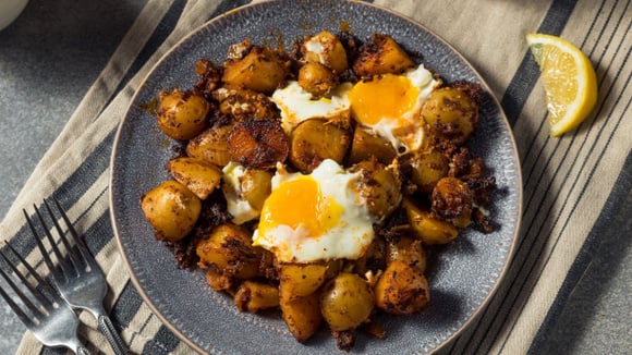 Loli Domínguez, cozinheira: "As batatas fritas mais saborosas são feitas com 4 ovos, 4 dentes de alho e uma boa colherada de páprica."