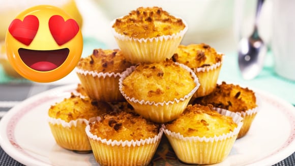 Essa é a receita mais simples e rápida de queijadinha com 4 ingredientes para você servir no arraiá!