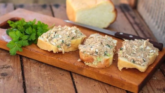 O patê de sardinha é ótimo para comer com pães e torradas. (Créditos: TudoGostoso)