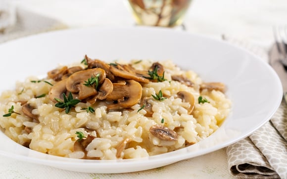 Risoto caseiro de cogumelo: com poucos ingredientes, o segredo para fazer a receita italiana com excelência está no preparo