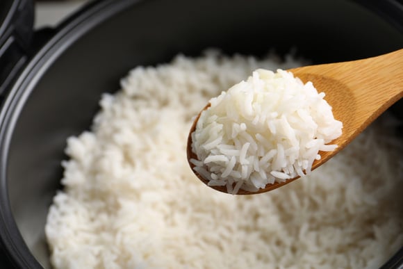 É saudável comer arroz todos os dias? Uma nutricionista responde