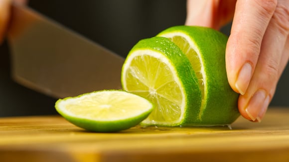 Como consumir limão para regular o açúcar no sangue? Descubra como a fruta pode te ajudar