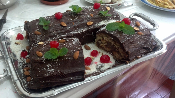 Bolo de Natal de rico fácil de fazer e ainda decora a mesa da ceia: aprenda a receita do tradicional rocambole natalino