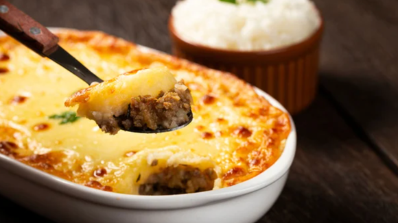 Esse escondidinho de batata com carne moída é a receita perfeita para o almoço de Dia das Mães: são poucos ingredientes e rende muito