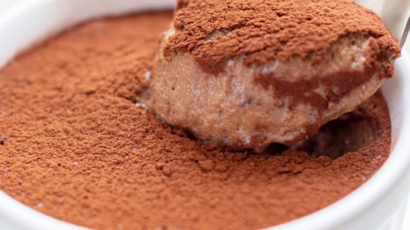 Mousse de chocolate sem ovo com um ingrediente que todo mundo tem em casa e nunca pensou em usar nessa receita!
