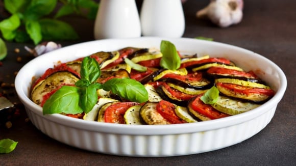 O ratatouille é uma receita famosa das telinhas que você precisa experimentar (Créditos: TudoGostoso)