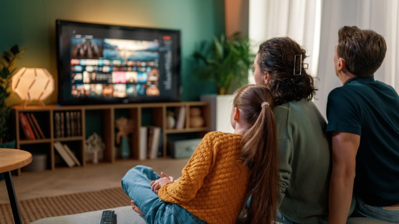 Smart TV Philco de 40 polegadas com 42% de desconto para quem deseja mais televisores em casa