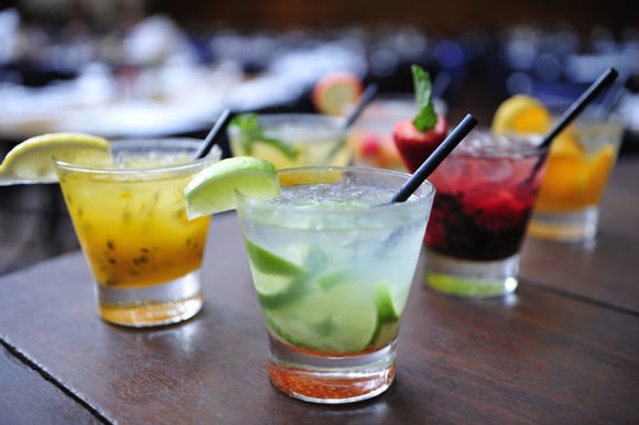  
Você também pode fazer caipirinha com outras frutas como morango, maracujá e kiwi (Créditos: Shutterstock)