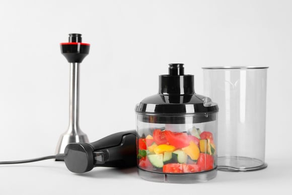 Tritura, bate, mistura e está custando quase nada: mixer 3 em 1 com 40% OFF mais cupom