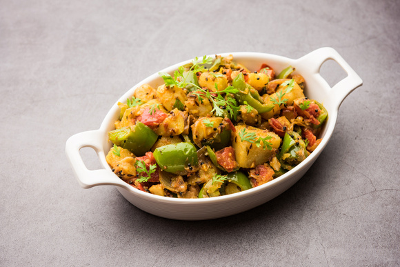 A receita de um jantar leve e delicioso para adicionar vegetais à dieta com um toque de inspiração indiana