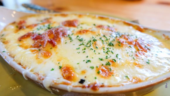 Frango gratinado: a receita para um almoço de domingo diferente
