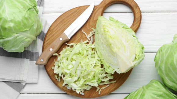 O repolho é um vegetal versátil, que combina com diferentes temperos (Créditos: Shutterstock)