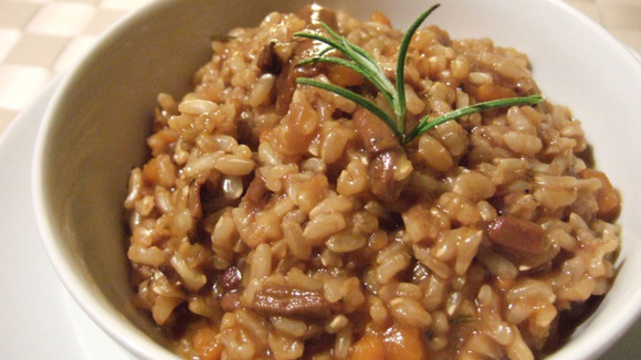 Esse é o melhor arroz de fraldinha que você vai comer: cremoso, muito bem temperado e irresistível