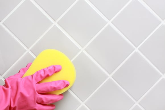 O milagre mentolado (e outras dicas) para limpar o rejunte do azulejo e deixá-lo como novo