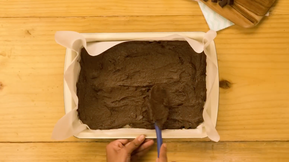 Doce de chocolate feito sem farinha de trigo e sem derivados de leite. (Foto: TudoGostoso)