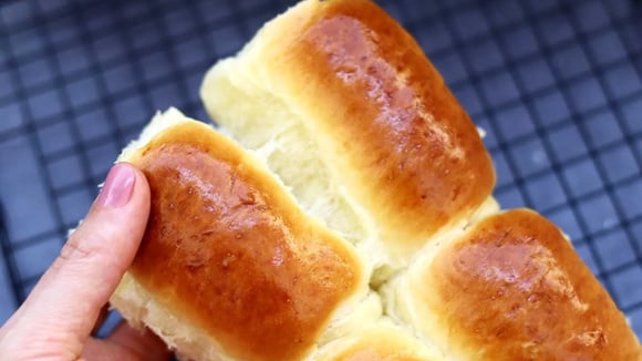 Pão algodão é o mais fofinho que já comi: receita garante uma textura leve que desmancha na boca