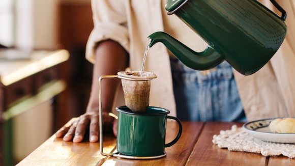 Aurelio Rojas, cardiologista: "Se você tomar café logo ao acordar, a cafeína não lhe dará mais energia; ela anula seus níveis de cortisol"