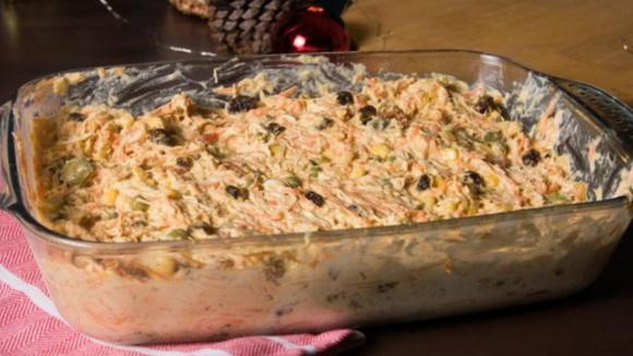 Receita sem erro: salpicão de frango perfeitamente simples e delicioso serve toda a família
