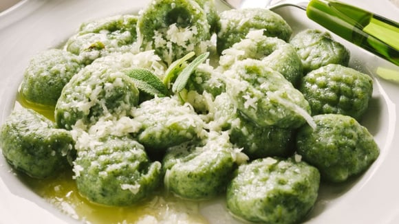 Que tal um nhoque de brócolis para jantar hoje? Receita é bem mais fácil do que parece!