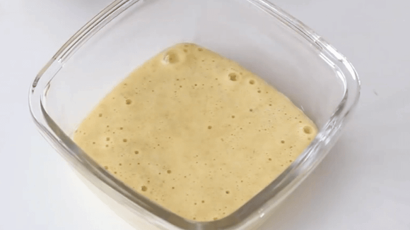 Substituir a farinha branca por opções mais nutritivas é uma escolha cada vez mais comum no dia a dia. (Foto: reprodução canal Mamãe Vida Saudável no Youtube)