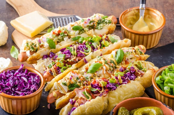 O repolho é um ótimo ingrediente para adicionar no cachorro-quente! (Créditos: Shutterstock)
