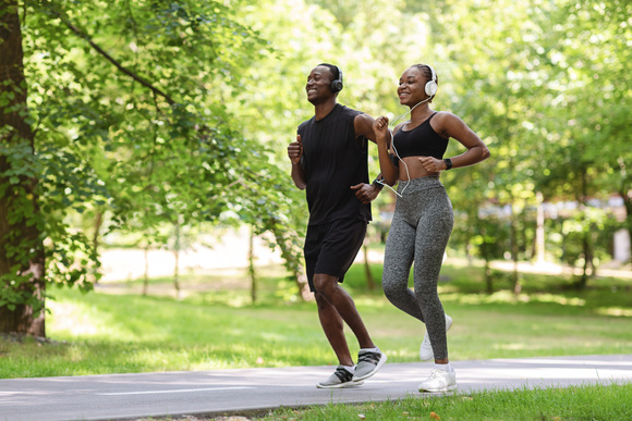 O conselho da ciência para queimar calorias durante a caminhada: não se trata apenas de percorrer uma longa distância de uma só vez