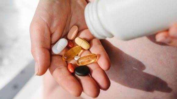 Após os 40, essas são as vitaminas que realmente fazem diferença na luta contra o envelhecimento