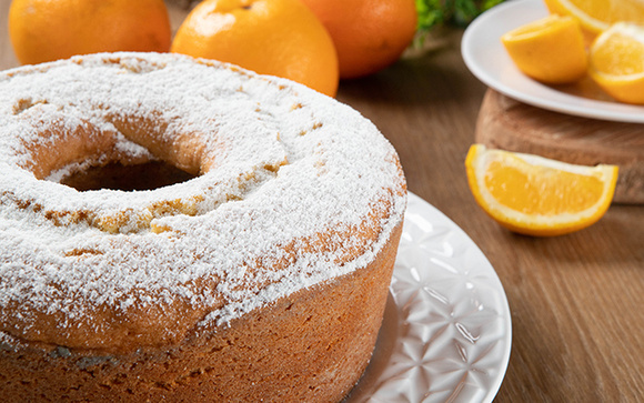 Meu café da tarde nunca mais foi o mesmo: agora só faço esse bolo de liquidificador delicioso, prático e com poucos ingredientes