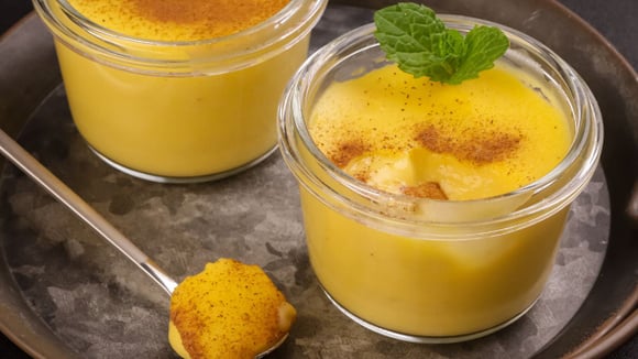 O melhor curau de milho cremoso que eu já comi é a receita da minha vizinha e ela faz toda Festa Junina!