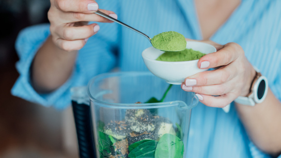 A ora-pro-nóbis pode ser facilmente utilizada em diversas receitas (Créditos: Shutterstock)