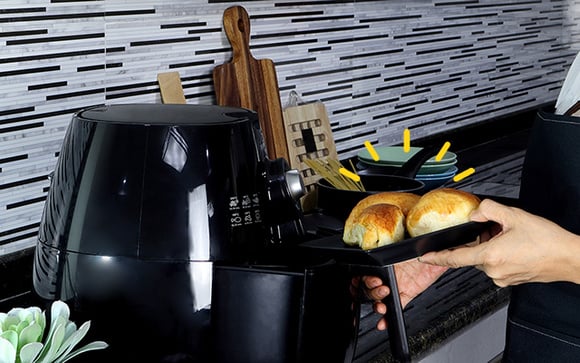 Essa receita de pão na airfryer pronta em 5 minutos é perfeita para o café da manhã!