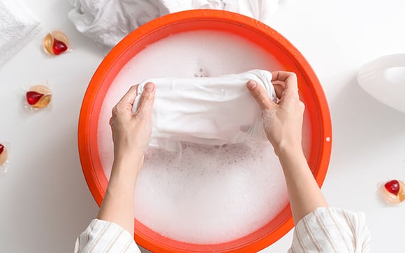 Você nunca usou esse produto de limpeza para lavar roupa na máquina, mas deveria!
