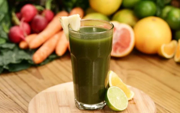 O suco verde é perfeito para melhorar a ressaca (Créditos: TudoGostoso)