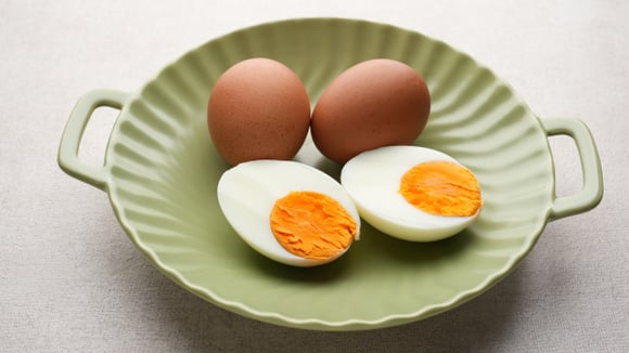Se quiser experimentar essa técnica em casa é possível improvisar com utensílios comuns da cozinha (Créditos: Shutterstock)