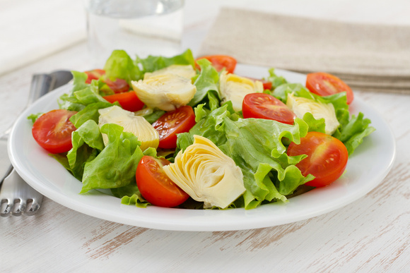 A melhor técnica para conservar sua salada de folhas por uma semana sem que ela murche e fique marrom
