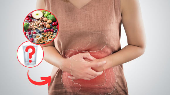 O erro (muito comum) que você NÃO pode cometer ao ingerir FIBRAS para regular o intestino